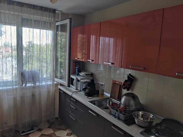 Apartament cu 4 camere decomandat în Cantemir