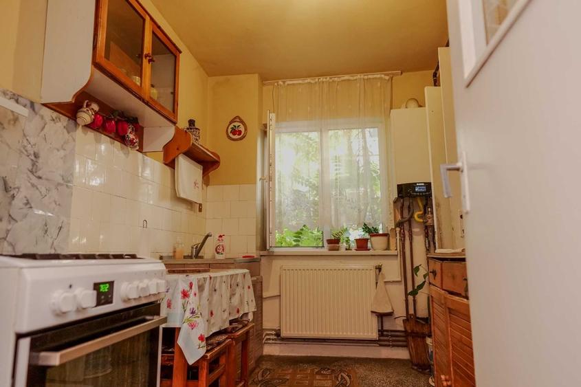 Apartament cu 4 camere semidecomandat în Șega