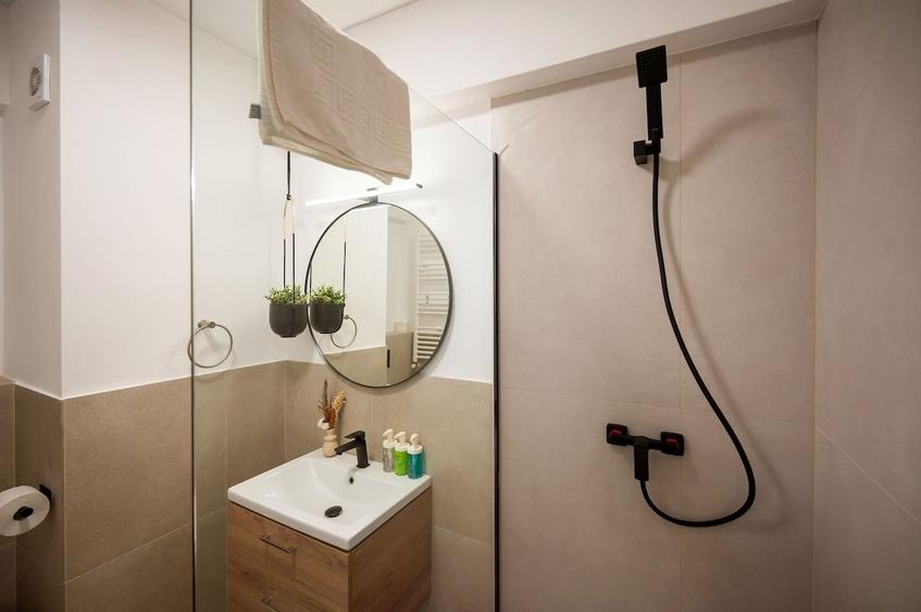 Apartament cu 2 camere decomandat în Mamaia-Sat