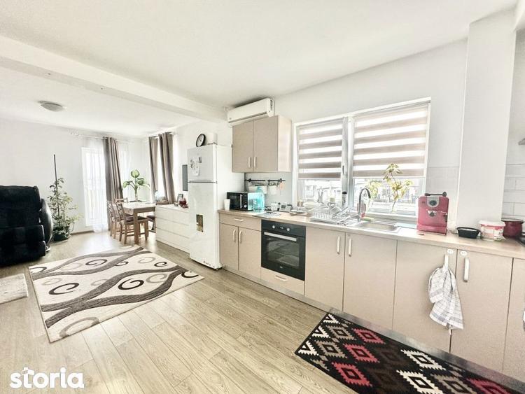 Apartament cu 3 camere semidecomandat în Moșnița Nouă