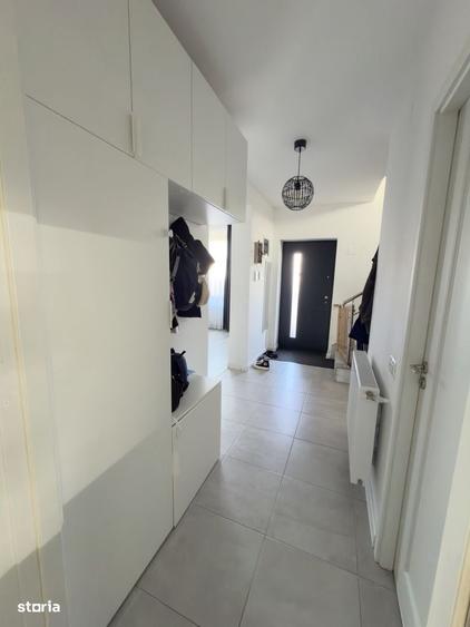 Casă cu 4 camere în Central