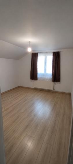 Casă individuală cu 5 camere cu Teren 688 Mp în Săcălaz
