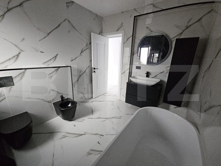Duplex cu 4 camere cu Canalizare în Rediu