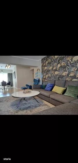Apartament cu 3 camere semidecomandat în Victoriei