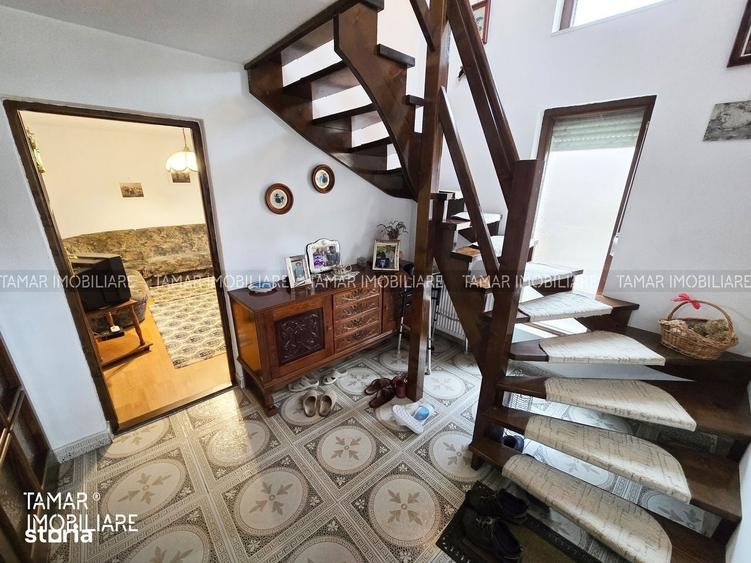 Casă cu 4 camere cu Teren 387 Mp în Vladimirescu
