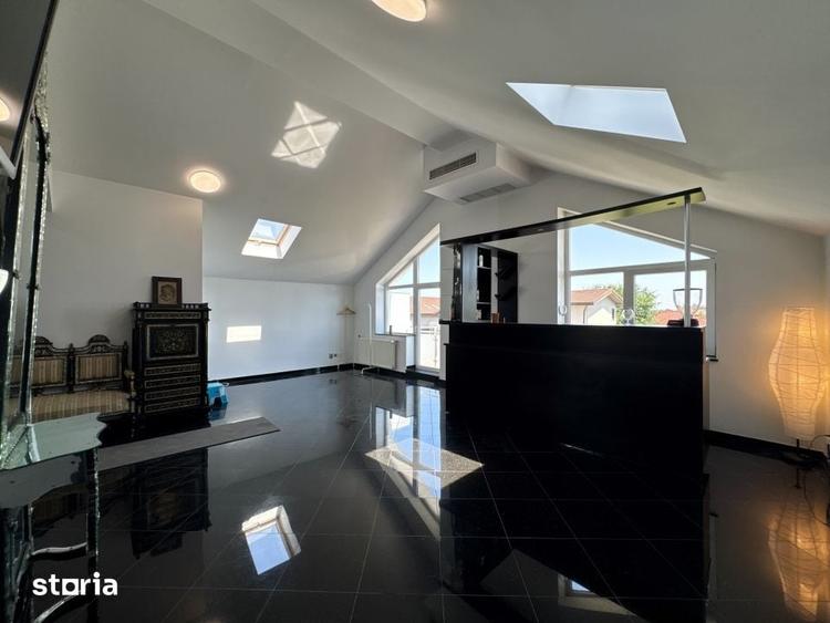 Casă cu 8 camere cu Teren 500 Mp în Odăi