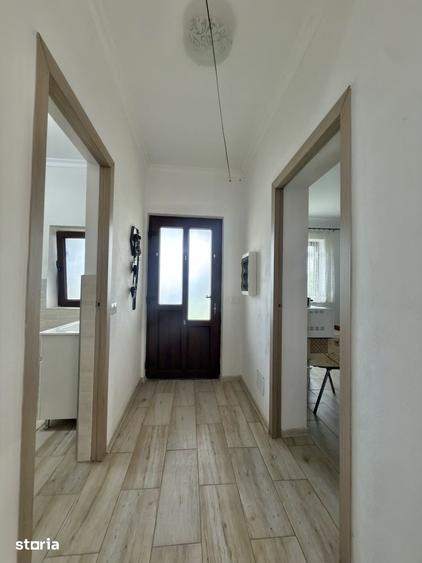 Casă cu 4 camere cu Teren 263 Mp în Sânmihaiu Român