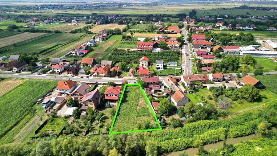 Teren Construcții intravilan de 1777 mp, în Stupini