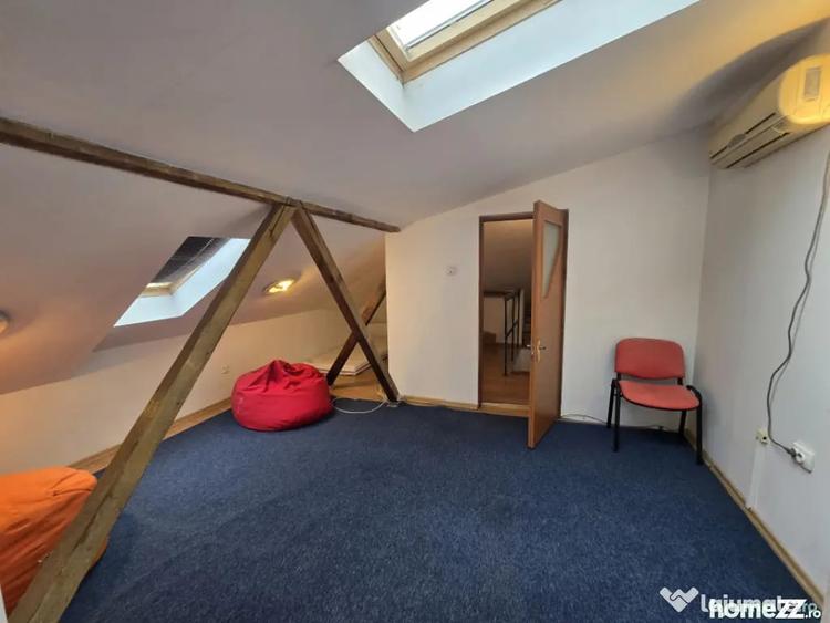 Casă cu 6 camere cu Teren 312 Mp în Eroii Revoluției