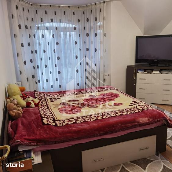 Casă cu 4 camere cu Teren 524 Mp în Sânmihaiu Român