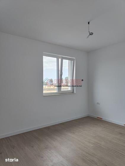 Casă cu 4 camere cu Teren 260 Mp în Vidra