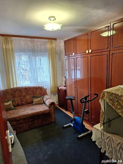 Apartament cu 4 camere decomandat în Central