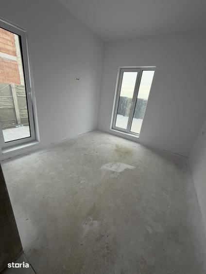 Casă cu 4 camere cu Teren 380 Mp în Sânandrei
