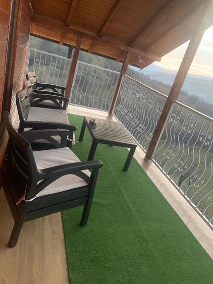 Casă cu 4 camere cu Teren 1000 Mp în Bătrâni