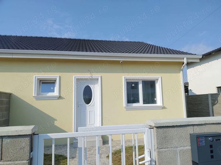 Casă cu 3 camere cu Teren 254 Mp în Bazoș
