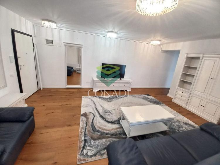 Apartament cu 4 camere decomandat, mobilat în Băneasa