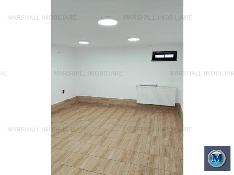 Casă cu 8 camere cu Canalizare în Ultracentral