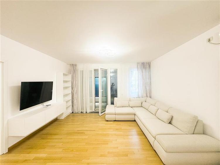 Apartament cu 3 camere semidecomandat, mobilat în Herăstrău