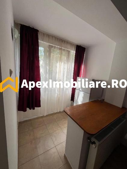 Garsonieră decomandată, mobilată în Berceni