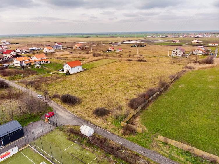 Teren de 8158 mp, în Săcălaz