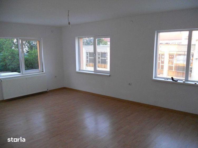 apartament 3 camere 98Mp, nemobilat in imobil privat, zona Lisimed - 1