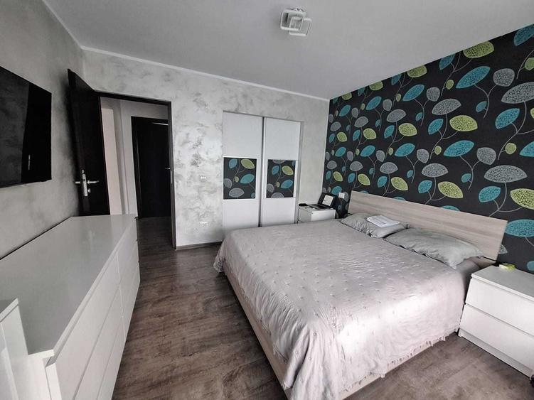 Apartament cu 3 camere decomandat în Gară