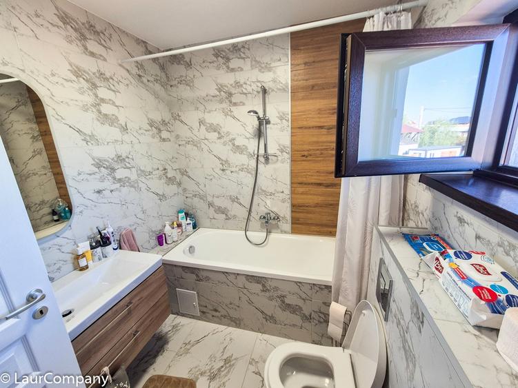 Duplex cu 4 camere cu Canalizare în Trivale
