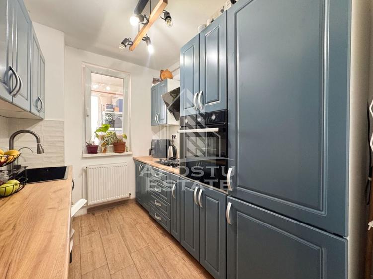 Apartament cu 2 camere semidecomandat, mobilat în Central