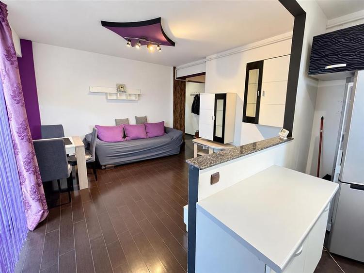 Apartament cu 3 camere decomandat, mobilat în Turnișor