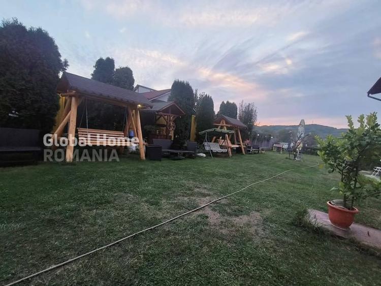 Hotel/Pensiune, de 1,626 mp, în Curtea de Argeș
