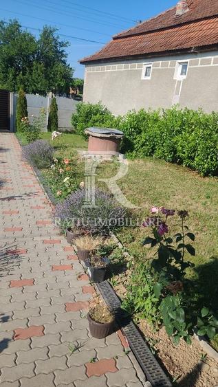Casă individuală cu 3 camere cu Canalizare în Picleu
