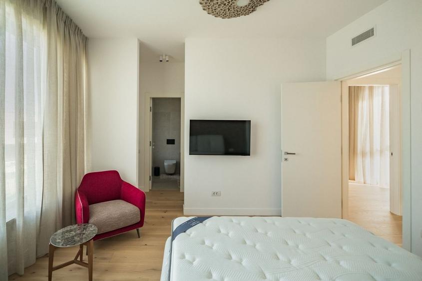 Duplex cu 4 camere cu Piscina în Tunari