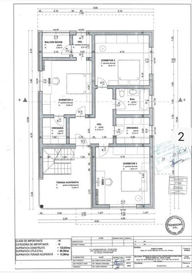 Casă cu 7 camere cu Teren 757 Mp în Central
