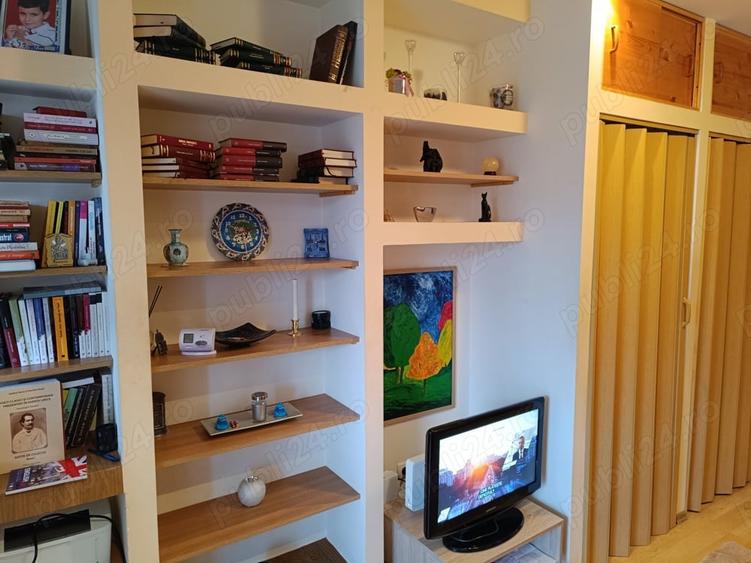 Apartament cu 3 camere decomandat în Câmpina