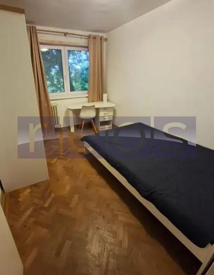 Apartament cu 3 camere semidecomandat în Timișoara