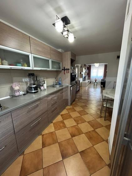 Apartament cu 4 camere decomandat, mobilat în Central