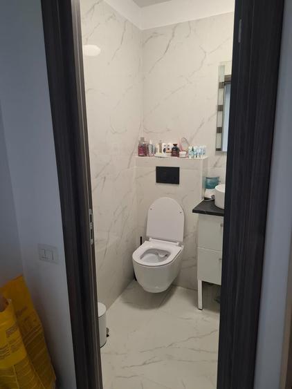 Apartament cu 2 camere decomandat în Titan