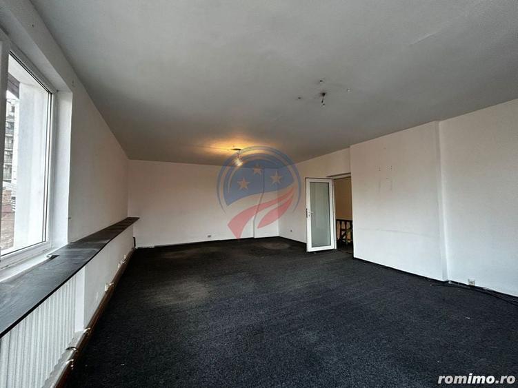 Casă cu 8 camere cu Teren 117 Mp în Ultracentral