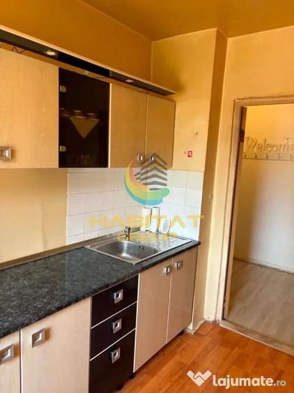 Apartament cu 3 camere semidecomandat în 1 Decembrie 1918