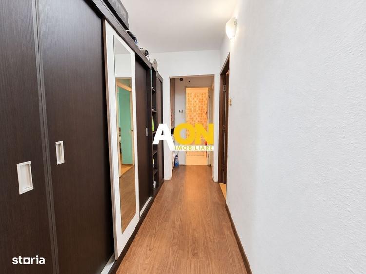 Apartament cu 3 camere decomandat în Cetate
