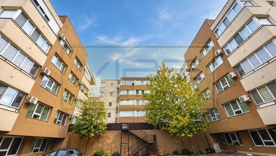 Apartament cu 3 camere semidecomandat, mobilat în Păcurari