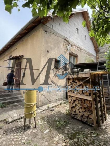 Casă individuală cu 4 camere cu Canalizare în Ultracentral