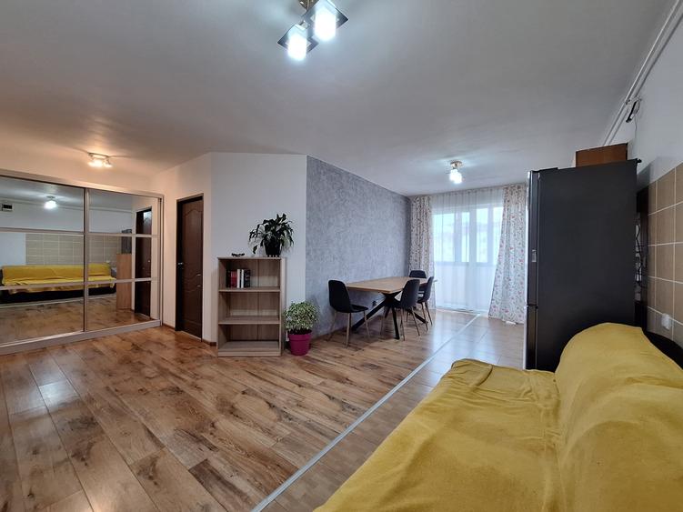 Apartament cu 3 camere semidecomandat, mobilat în Florești — fotografia 2
