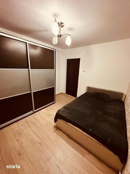 Apartament cu 3 camere semidecomandat, mobilat în Central
