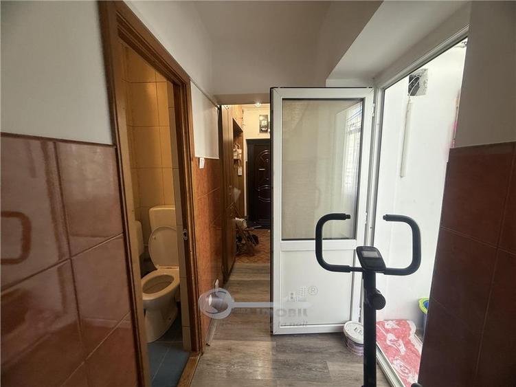 Apartament cu 2 camere decomandat, mobilat în Galata