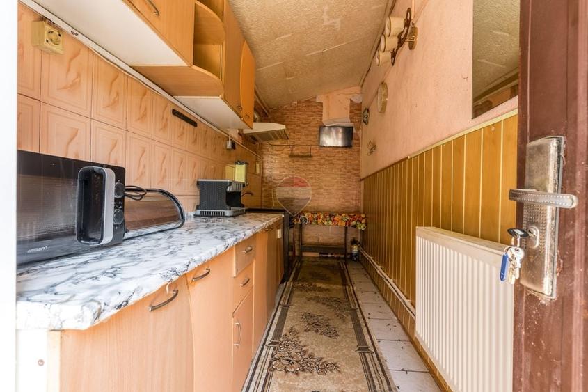 Casă individuală cu 3 camere cu Teren 2700 Mp în Bucium