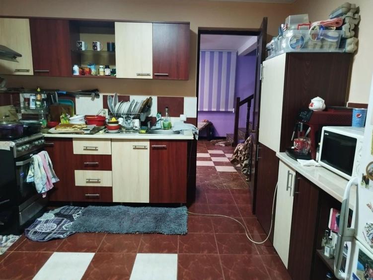 Casă cu 4 camere în Vlădești