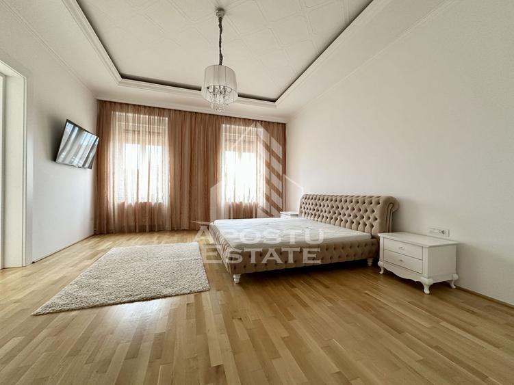 Apartament cu 3 camere decomandat, mobilat în Neptun