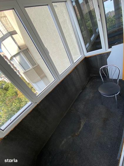 Apartament cu 3 camere decomandat în Între Lacuri