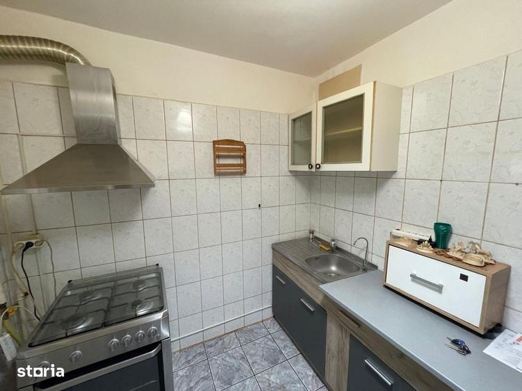 Apartament cu 3 camere decomandat în Apusului